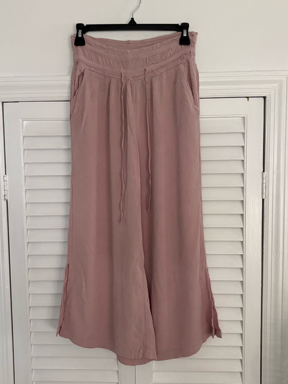 Women's Mauve Drawstring Waist Wide-Leg Capri Pants